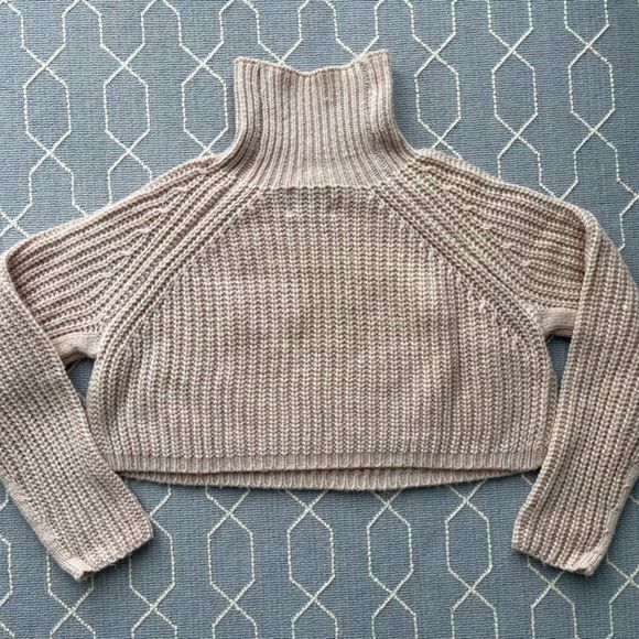 LF BSBW Cropped Knit Light Pink Turtle Neck Sweater - Size Small (WORN O… - Picture 3 of 6
